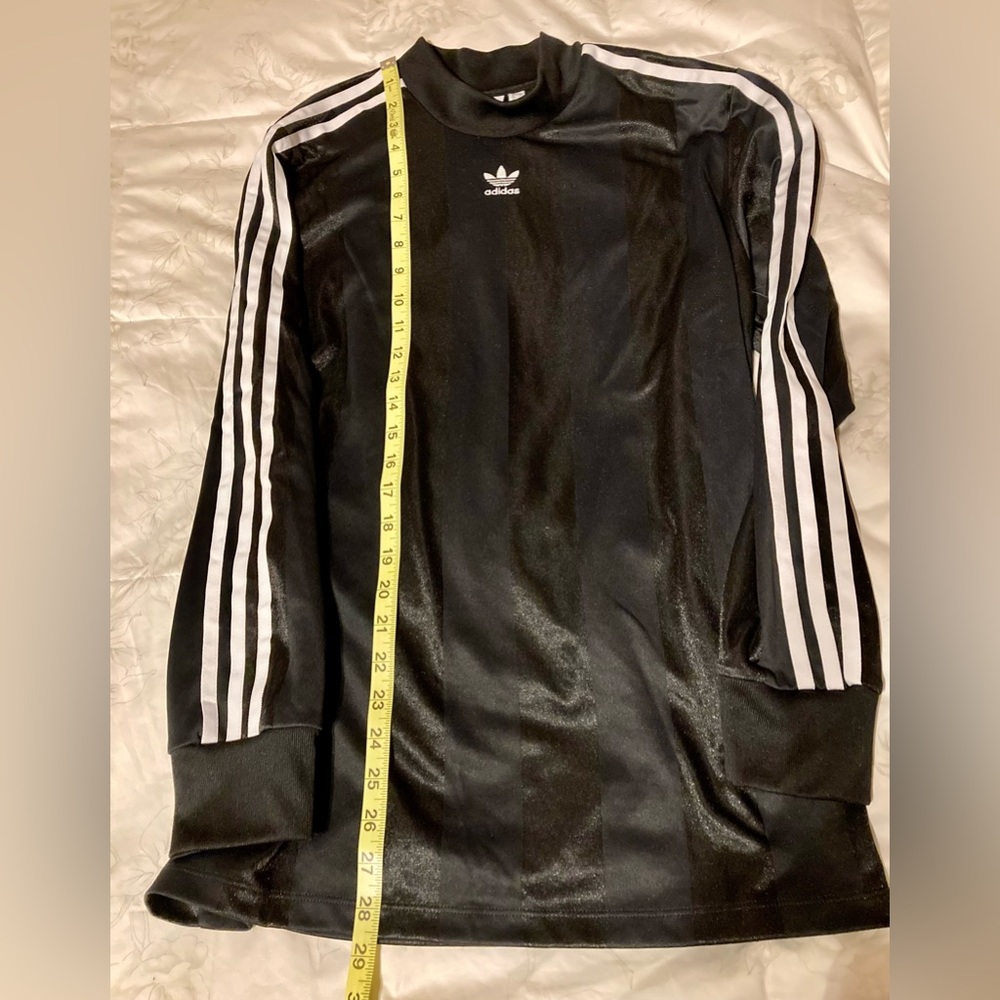 TWO adidas chic jacquard stripe tops - Picture 8 of 8